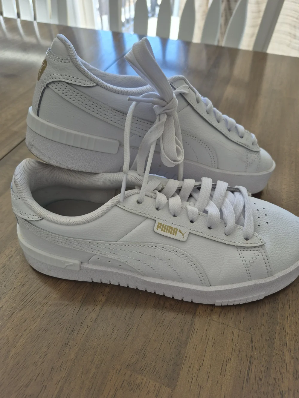 Puma White Leather Low-Top Sneakers with Gold Accent - Picture 2 of 6